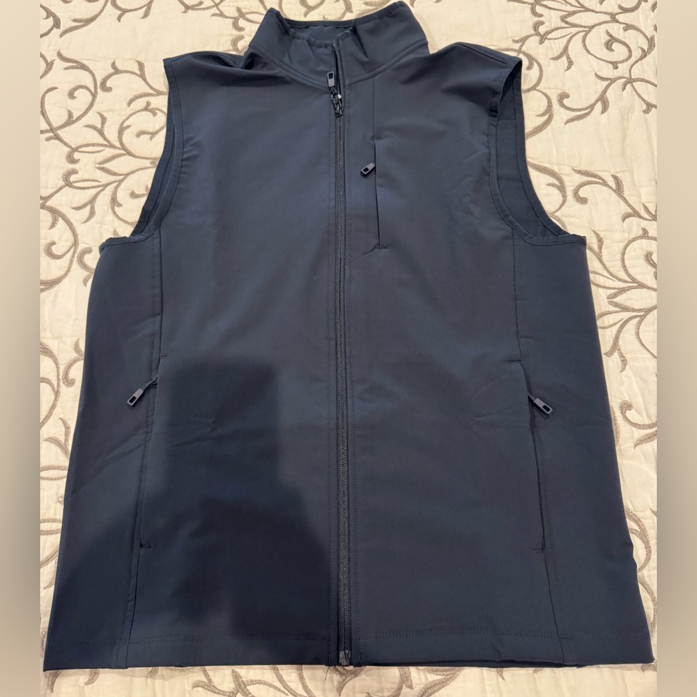 NWT. 32 Degrees Heat Men’s Tech Vest.
